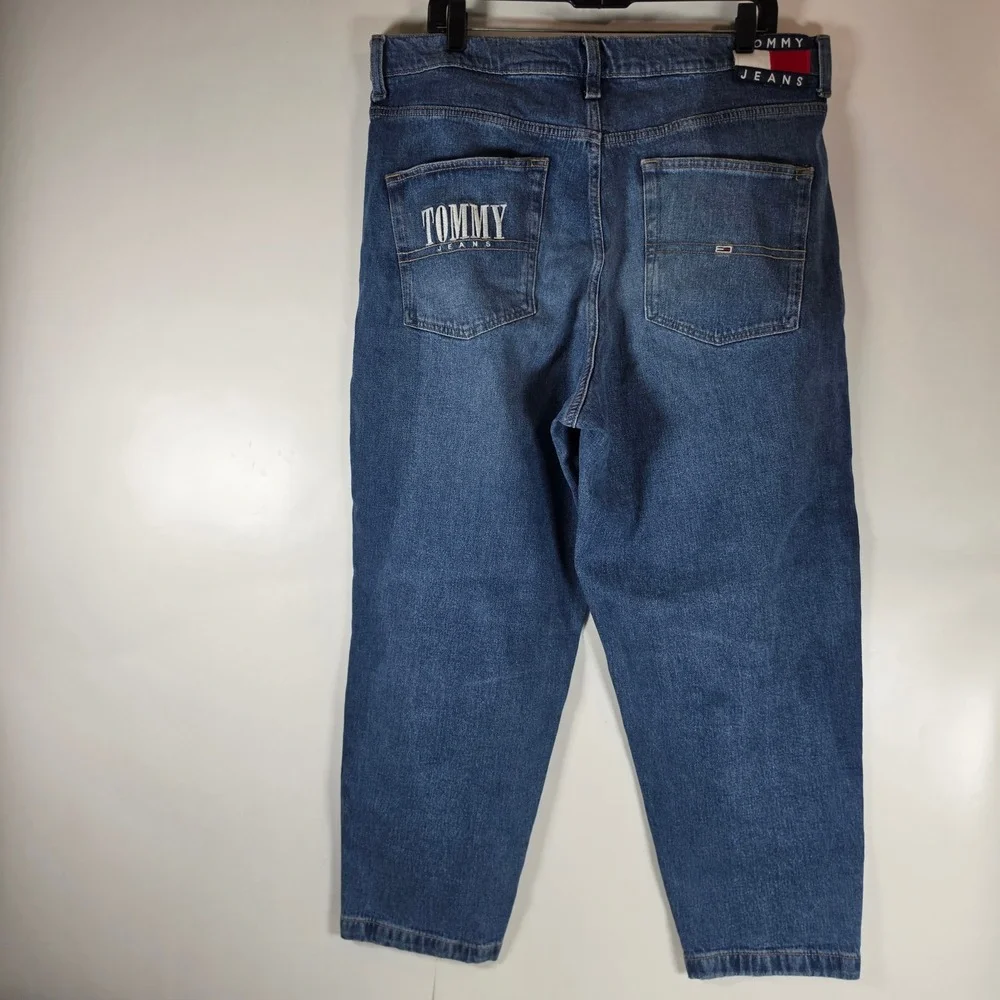 Tommy Jeans Mens 36x30 Medium Wash Tapered Denim Blue Jeans Embroidered Logo